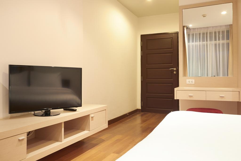 Art Patong Residence Phuket Buitenkant foto
