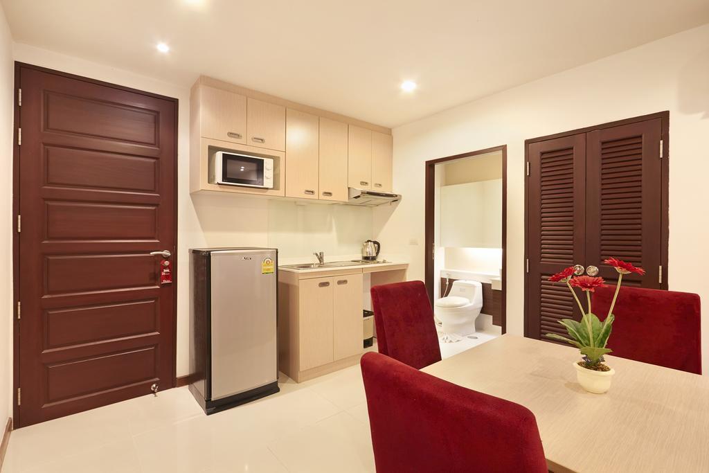 Art Patong Residence Phuket Buitenkant foto