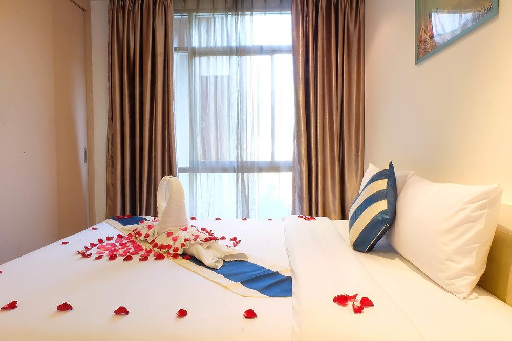 Art Patong Residence Phuket Buitenkant foto