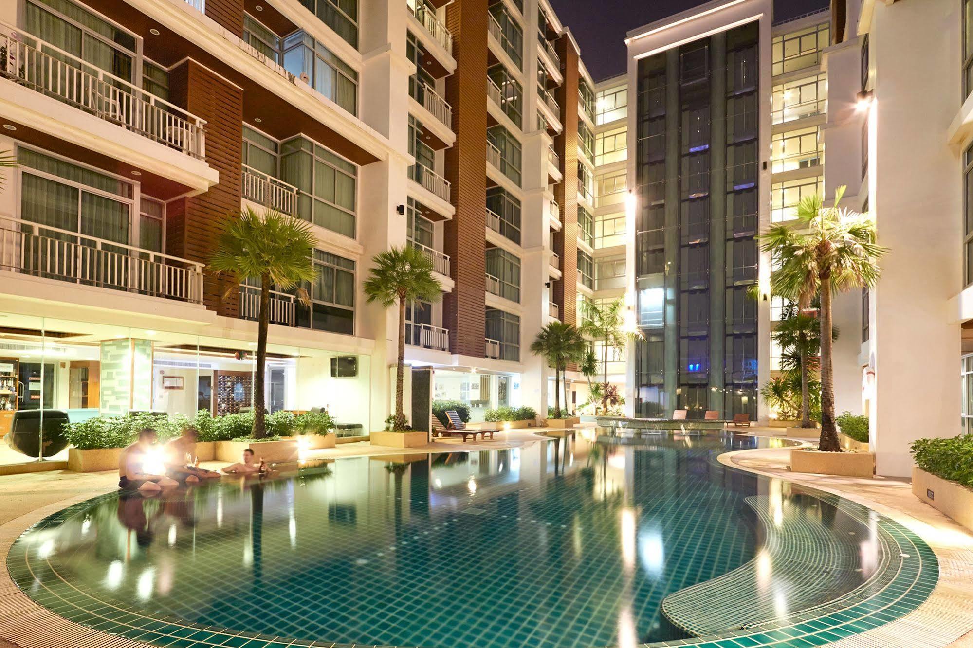 Art Patong Residence Phuket Buitenkant foto